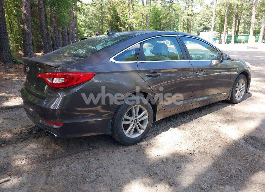 Photo 4 of 2015 Hyundai Sonata SE (VIN 5NPE24AFXFH105411)