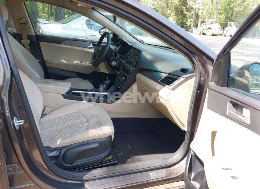 Photo 5 of 2015 Hyundai Sonata SE (VIN 5NPE24AFXFH105411)