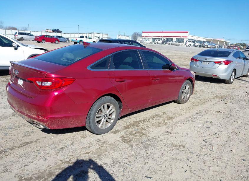Photo 4 of 2015 Hyundai Sonata SE (VIN 5NPE24AFXFH105568)