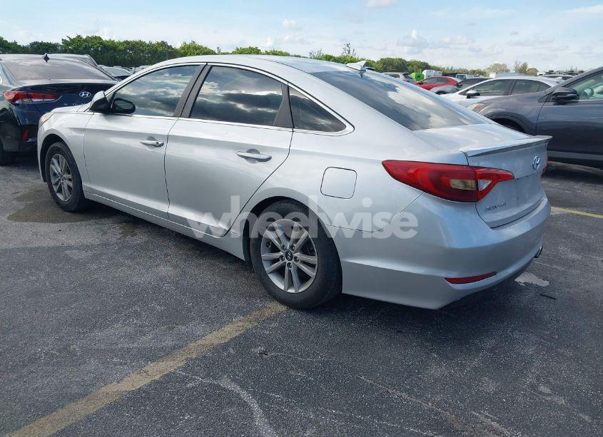 Photo 3 of 2015 Hyundai Sonata SE (VIN 5NPE24AFXFH107806)