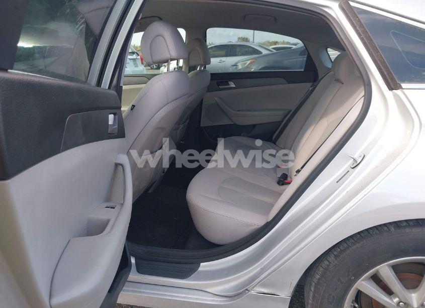 Photo 8 of 2015 Hyundai Sonata SE (VIN 5NPE24AFXFH107806)