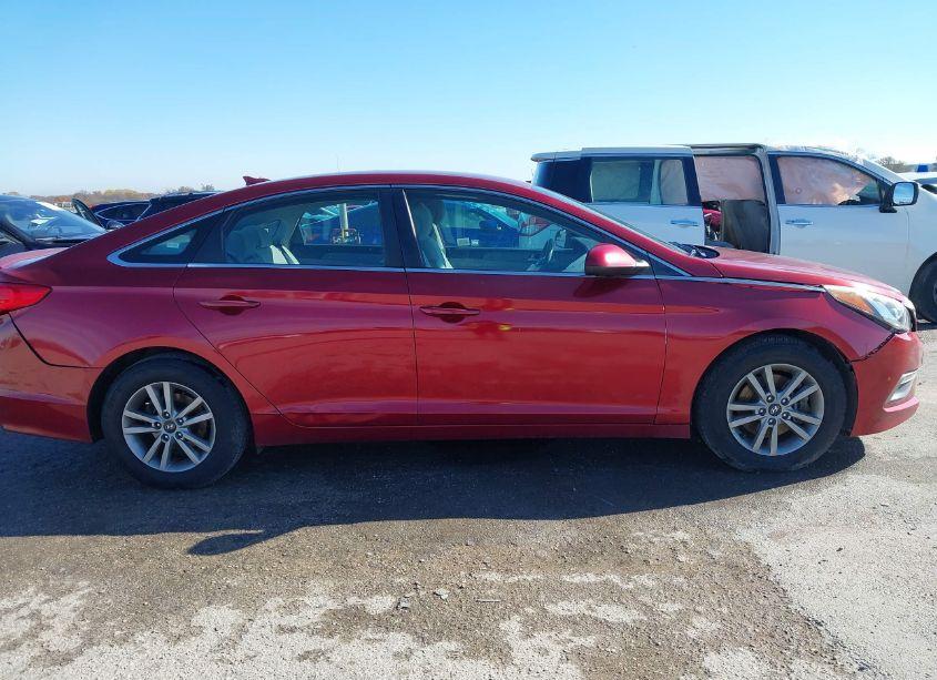 Photo 13 of 2015 Hyundai Sonata SE (VIN 5NPE24AFXFH121723)