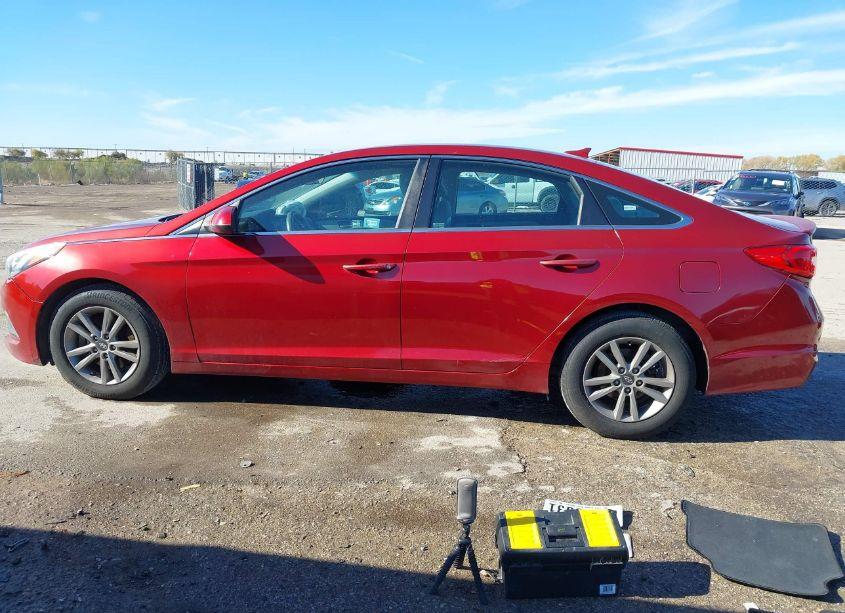 Photo 14 of 2015 Hyundai Sonata SE (VIN 5NPE24AFXFH121723)