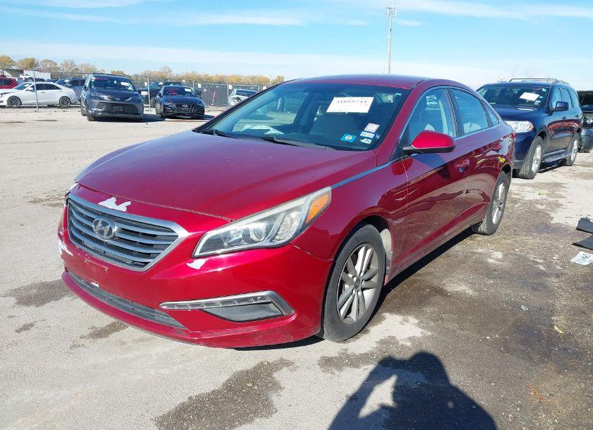 Photo 2 of 2015 Hyundai Sonata SE (VIN 5NPE24AFXFH121723)