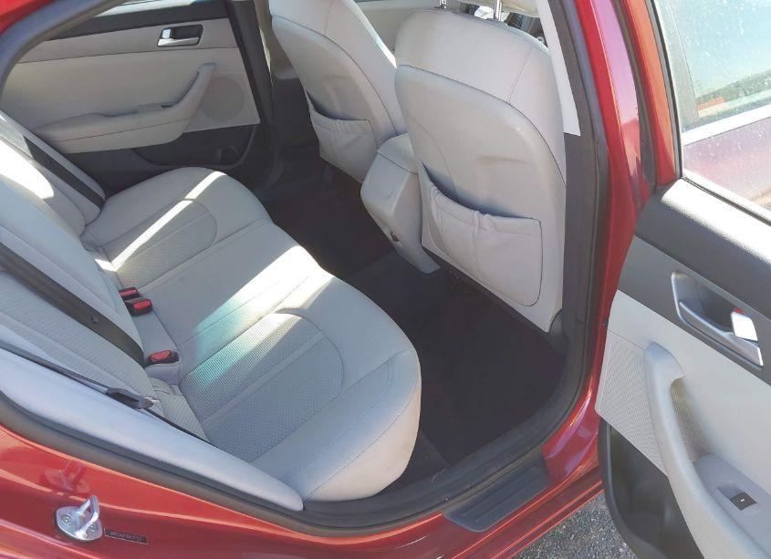 Photo 8 of 2015 Hyundai Sonata SE (VIN 5NPE24AFXFH121723)