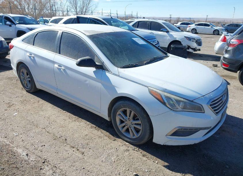 2015 Hyundai Sonata SE (VIN 5NPE24AFXFH137355) main photo