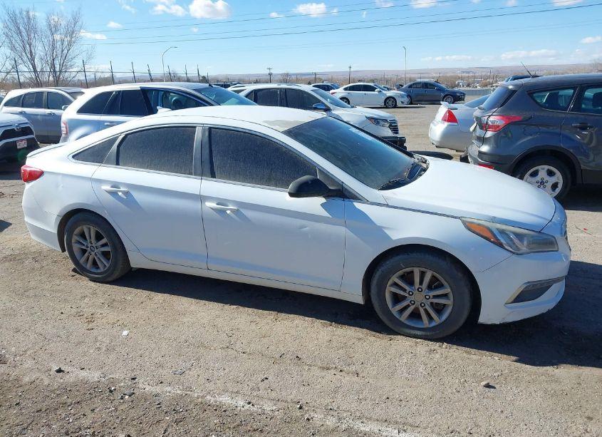 Photo 13 of 2015 Hyundai Sonata SE (VIN 5NPE24AFXFH137355)