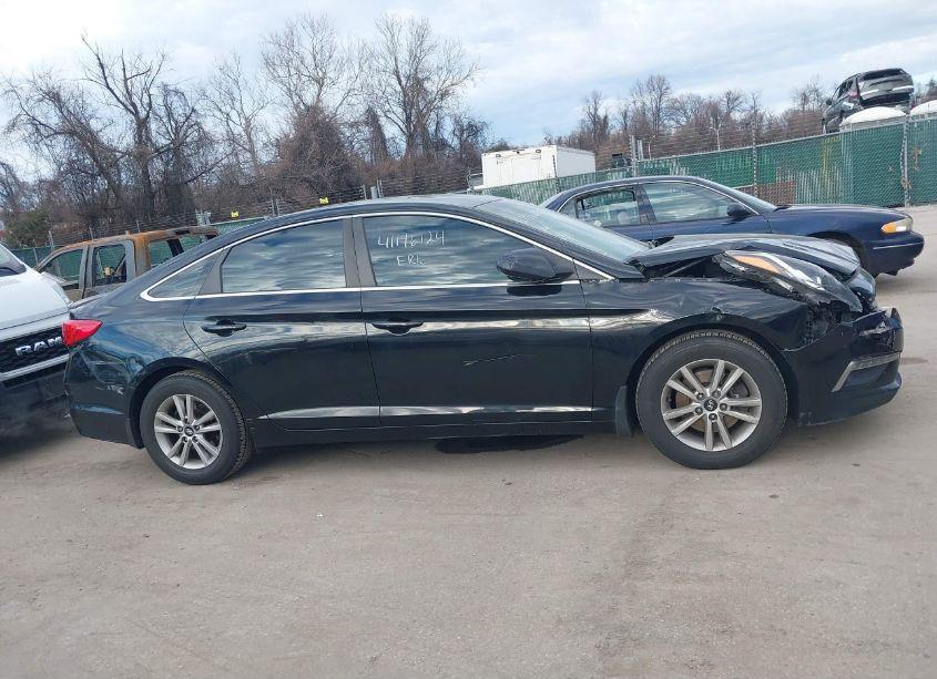 Photo 13 of 2015 Hyundai Sonata SE (VIN 5NPE24AFXFH148615)