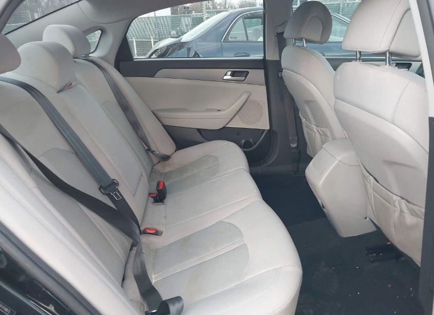 Photo 8 of 2015 Hyundai Sonata SE (VIN 5NPE24AFXFH148615)