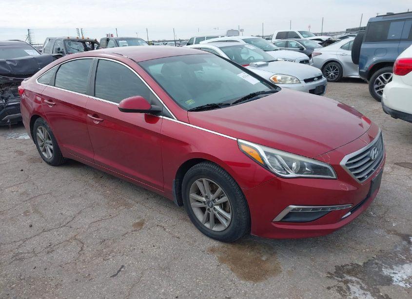 2015 Hyundai Sonata SE (VIN 5NPE24AFXFH151675) main photo