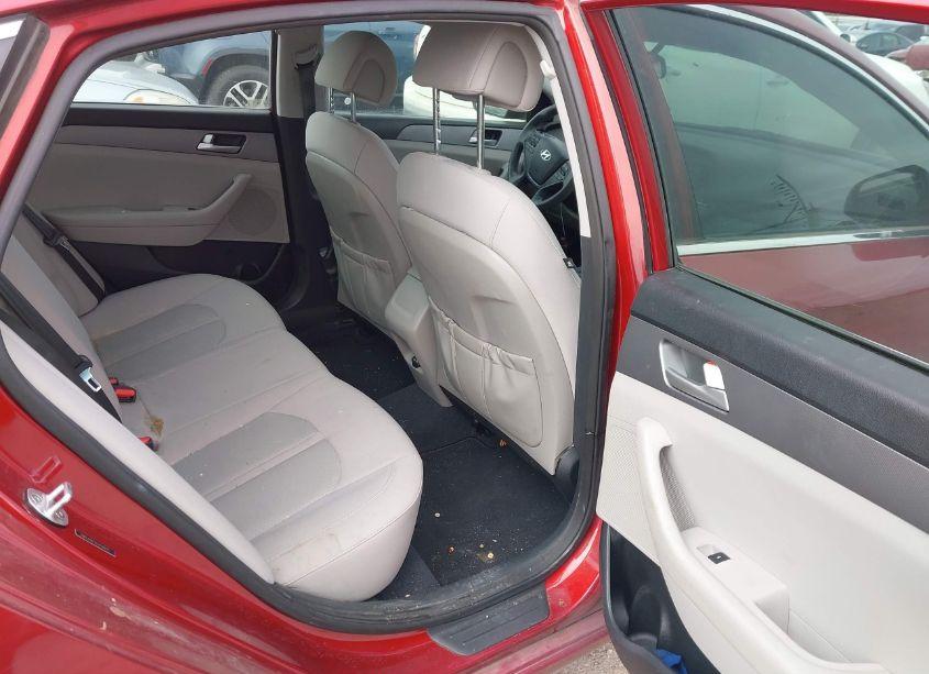 Photo 8 of 2015 Hyundai Sonata SE (VIN 5NPE24AFXFH151675)