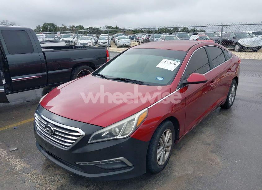 Photo 2 of 2015 Hyundai Sonata SE (VIN 5NPE24AFXFH161199)