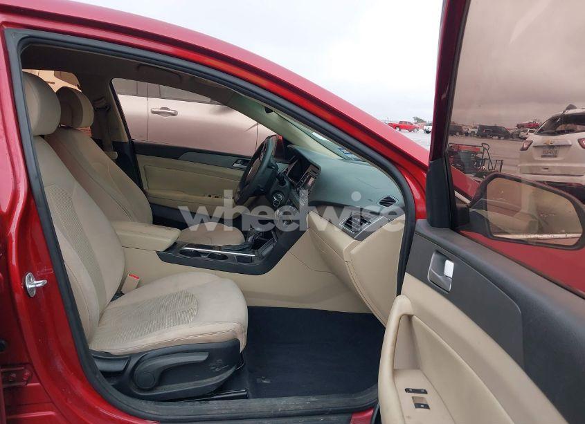 Photo 5 of 2015 Hyundai Sonata SE (VIN 5NPE24AFXFH161199)