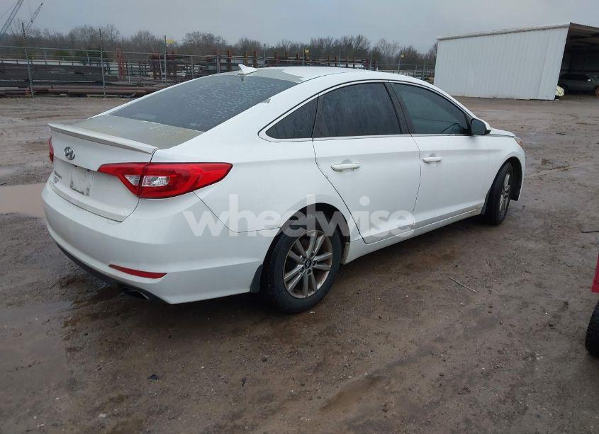 Photo 4 of 2015 Hyundai Sonata SE (VIN 5NPE24AFXFH169349)