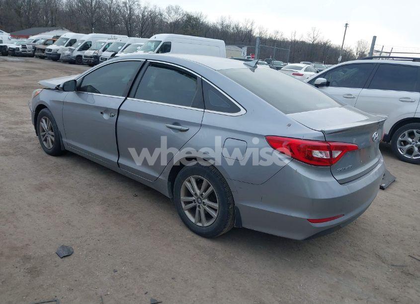 Photo 3 of 2015 Hyundai Sonata SE (VIN 5NPE24AFXFH179251)