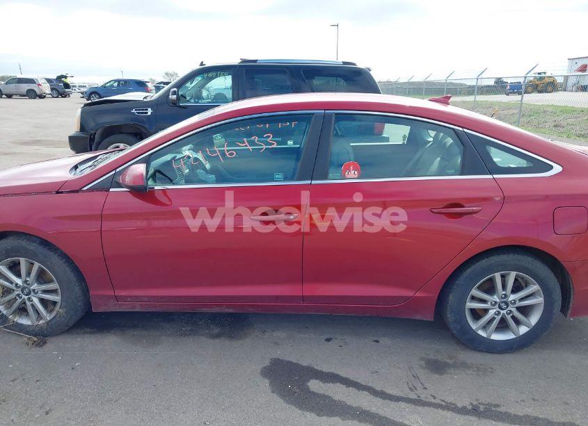 Photo 13 of 2015 Hyundai Sonata SE (VIN 5NPE24AFXFH189519)