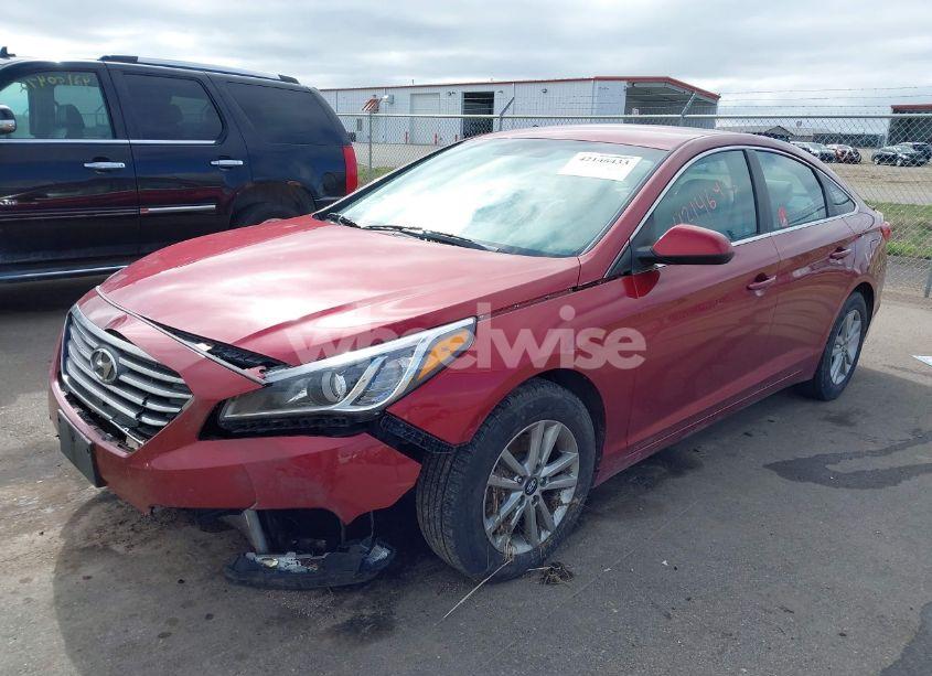 Photo 2 of 2015 Hyundai Sonata SE (VIN 5NPE24AFXFH189519)