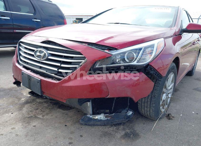 Photo 6 of 2015 Hyundai Sonata SE (VIN 5NPE24AFXFH189519)