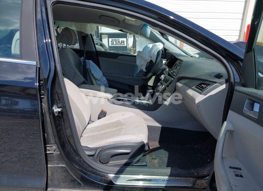 Photo 5 of 2015 Hyundai Sonata SE (VIN 5NPE24AFXFH211406)