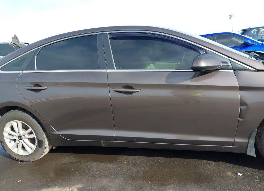 Photo 13 of 2015 Hyundai Sonata SE (VIN 5NPE24AFXFH220588)