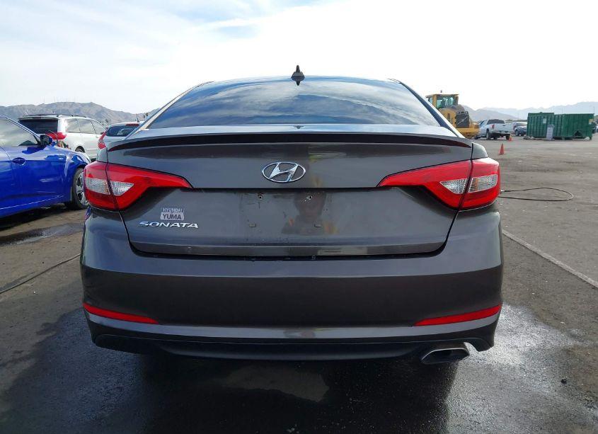 Photo 16 of 2015 Hyundai Sonata SE (VIN 5NPE24AFXFH220588)