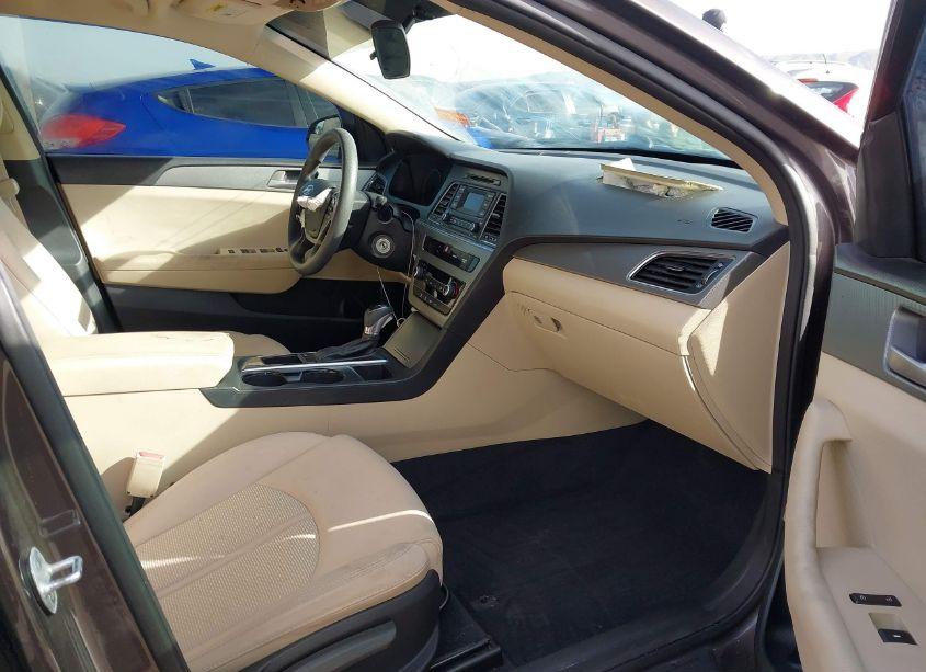 Photo 5 of 2015 Hyundai Sonata SE (VIN 5NPE24AFXFH220588)
