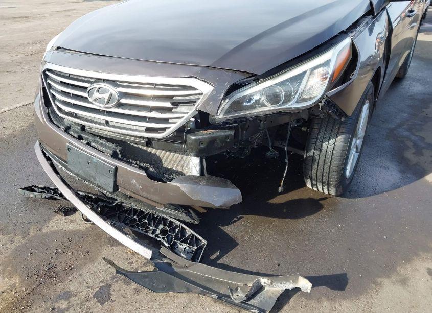 Photo 6 of 2015 Hyundai Sonata SE (VIN 5NPE24AFXFH220588)