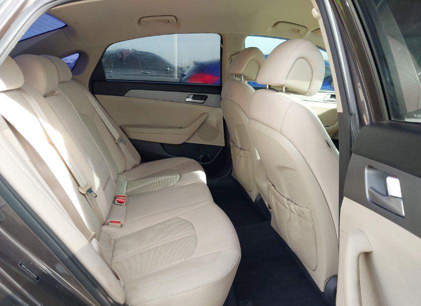 Photo 8 of 2015 Hyundai Sonata SE (VIN 5NPE24AFXFH220588)