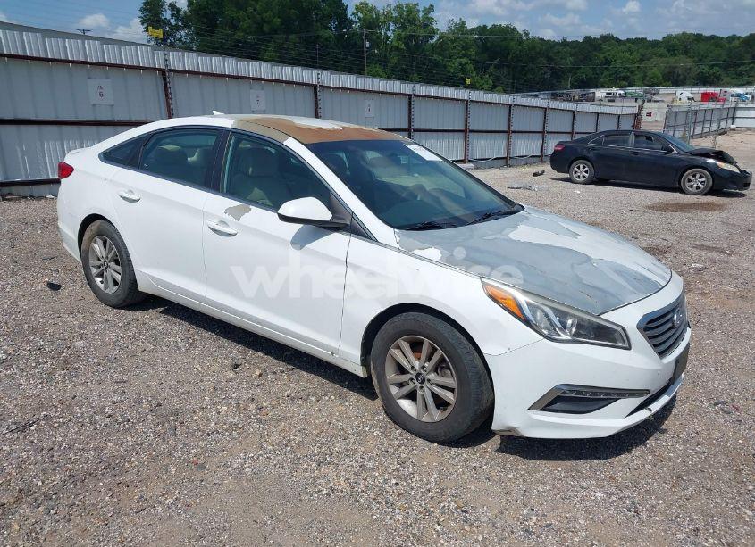 2015 Hyundai Sonata SE (VIN 5NPE24AFXFH223684) main photo