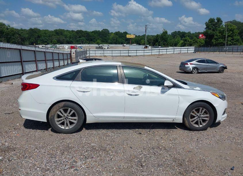 Photo 17 of 2015 Hyundai Sonata SE (VIN 5NPE24AFXFH223684)
