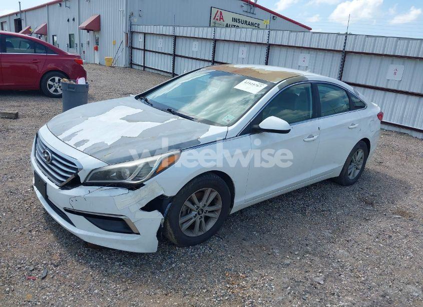 Photo 2 of 2015 Hyundai Sonata SE (VIN 5NPE24AFXFH223684)