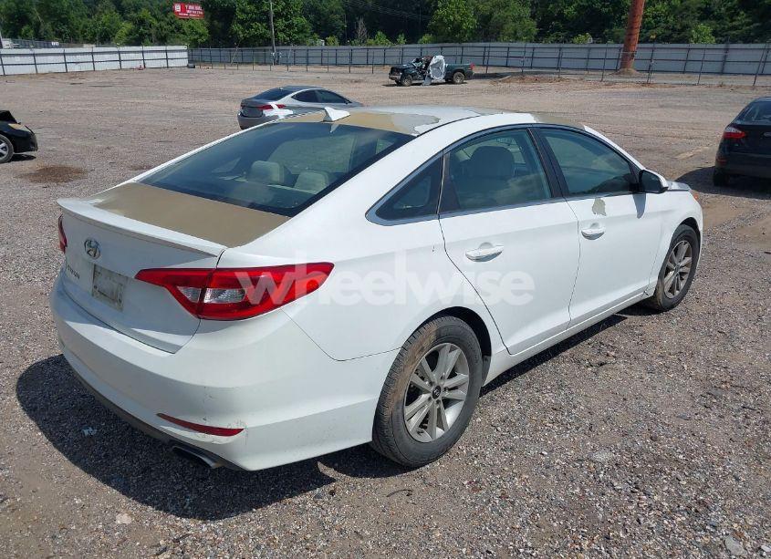 Photo 4 of 2015 Hyundai Sonata SE (VIN 5NPE24AFXFH223684)