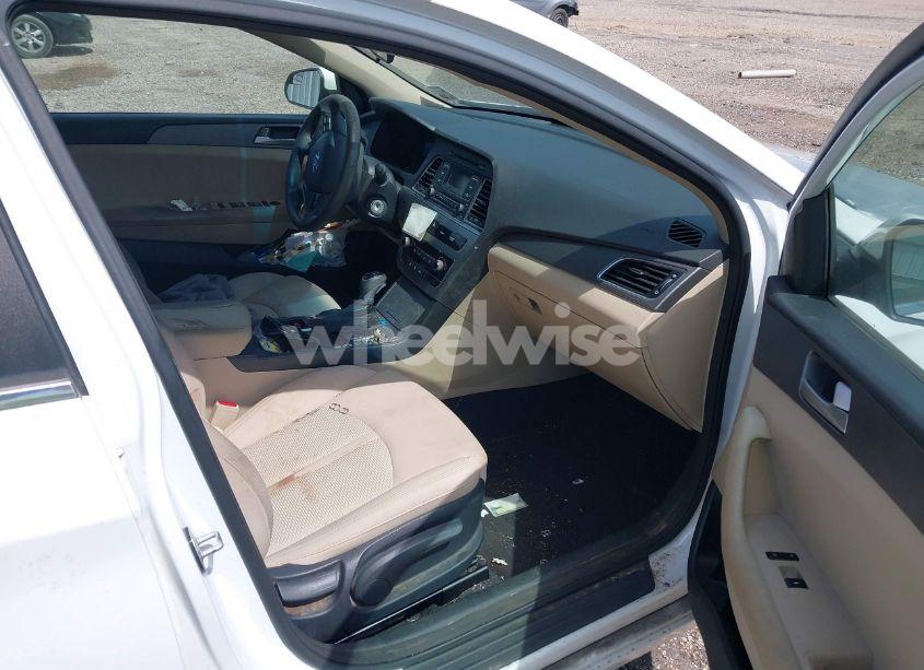 Photo 5 of 2015 Hyundai Sonata SE (VIN 5NPE24AFXFH223684)