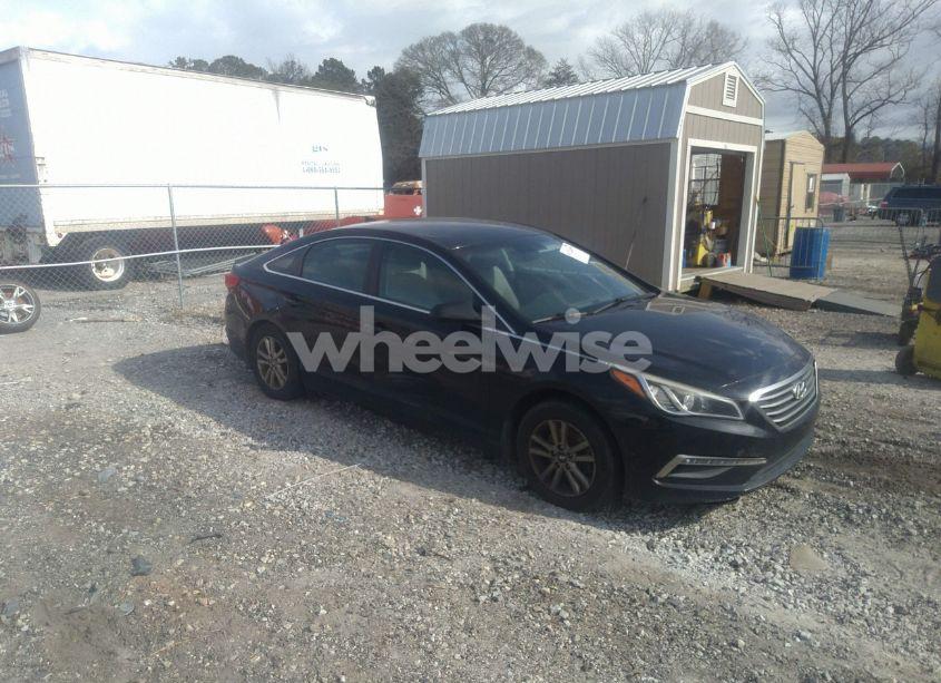 2015 Hyundai Sonata SE (VIN 5NPE24AFXFH241103) main photo