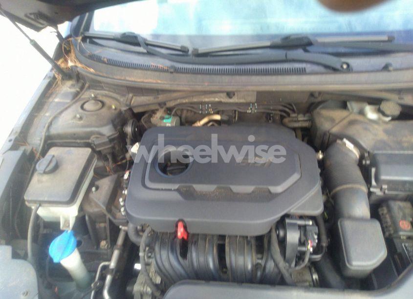 Photo 10 of 2015 Hyundai Sonata SE (VIN 5NPE24AFXFH241103)