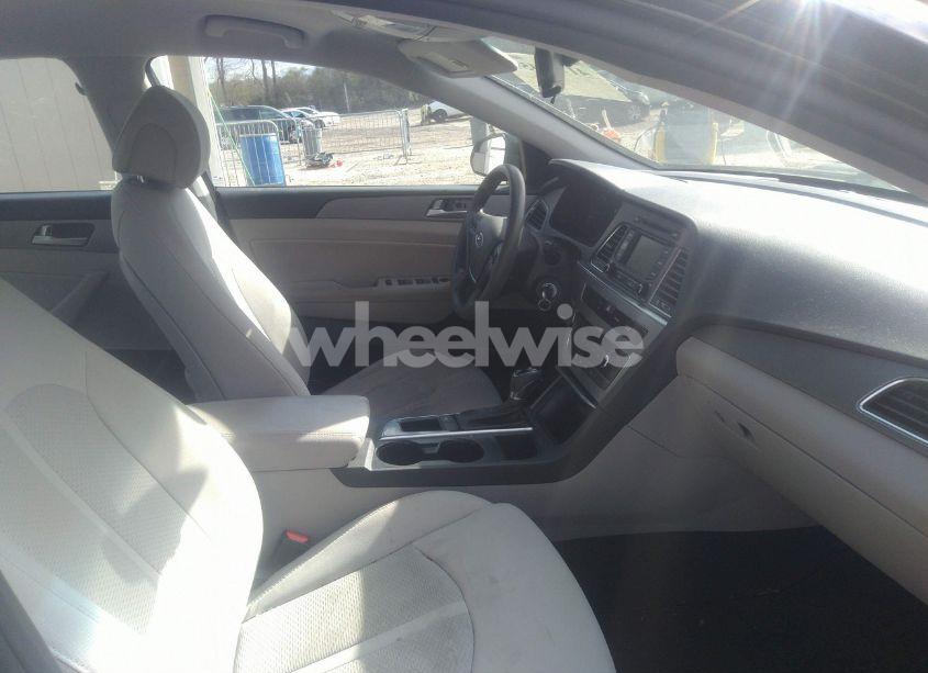 Photo 5 of 2015 Hyundai Sonata SE (VIN 5NPE24AFXFH241103)