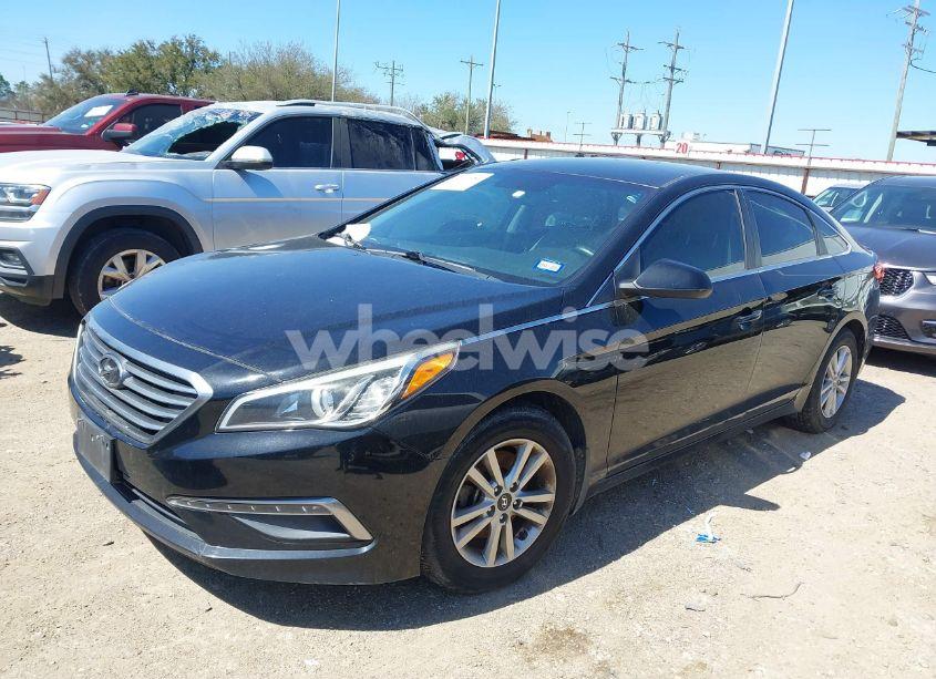 Photo 2 of 2015 Hyundai Sonata SE (VIN 5NPE24AFXFH241392)
