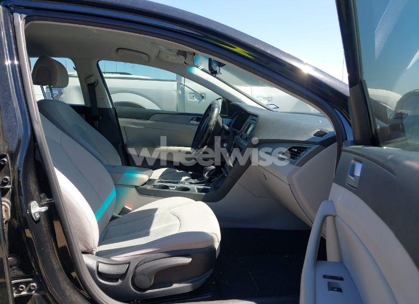 Photo 5 of 2015 Hyundai Sonata SE (VIN 5NPE24AFXFH241392)