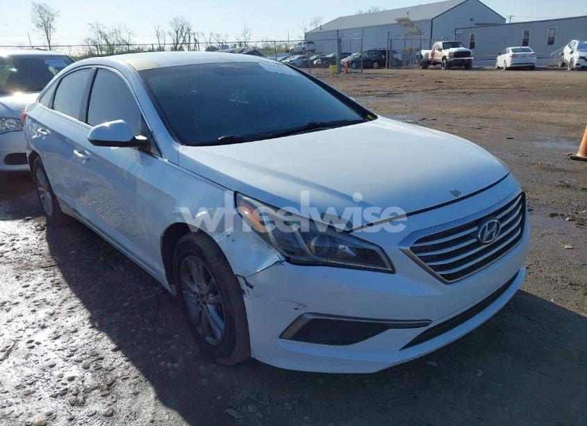 2016 Hyundai Sonata SE (VIN 5NPE24AFXGH289427) main photo