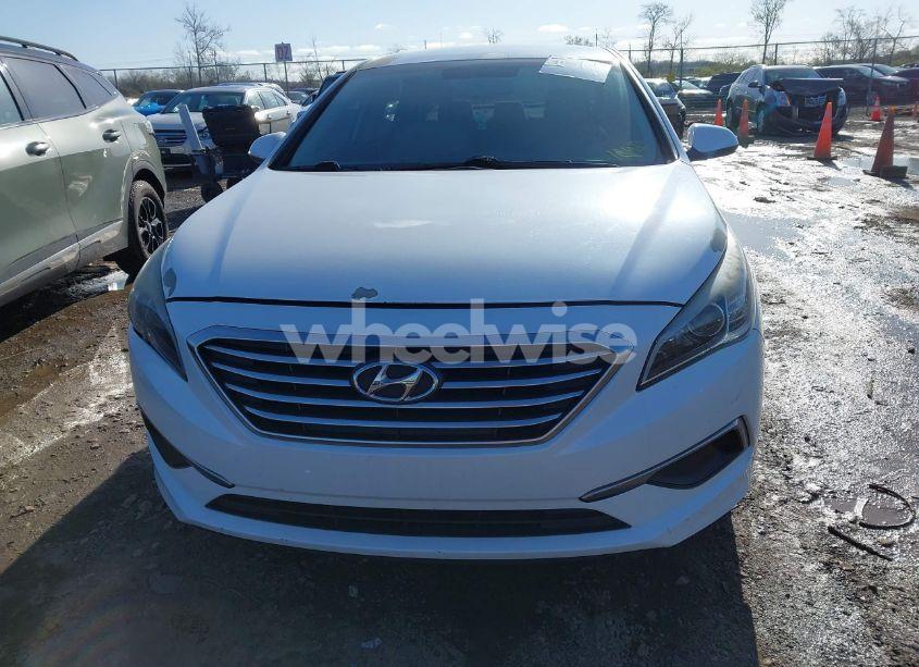 Photo 10 of 2016 Hyundai Sonata SE (VIN 5NPE24AFXGH289427)