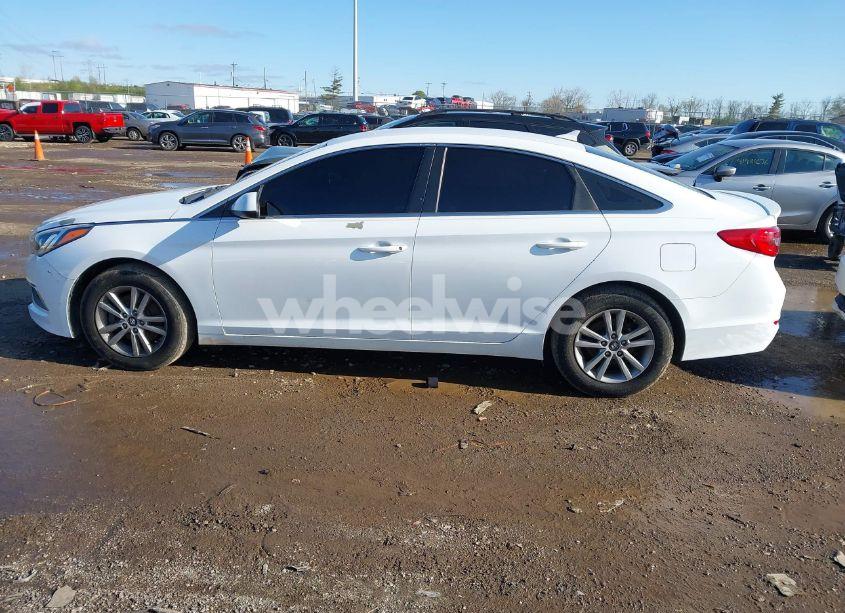 Photo 12 of 2016 Hyundai Sonata SE (VIN 5NPE24AFXGH289427)