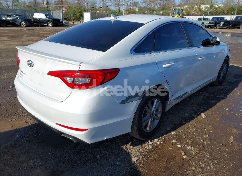 Photo 4 of 2016 Hyundai Sonata SE (VIN 5NPE24AFXGH289427)