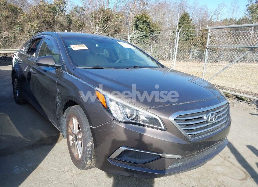 2016 Hyundai Sonata SE (VIN 5NPE24AFXGH291226) main photo