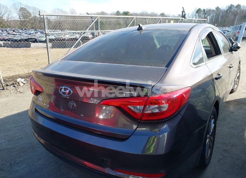 Photo 4 of 2016 Hyundai Sonata SE (VIN 5NPE24AFXGH291226)