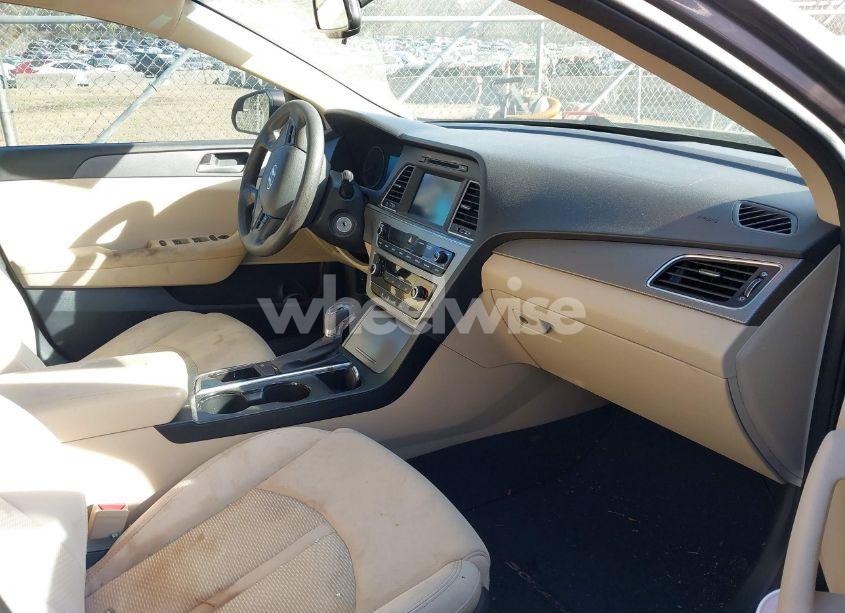 Photo 5 of 2016 Hyundai Sonata SE (VIN 5NPE24AFXGH291226)