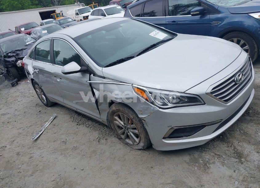 2016 Hyundai Sonata SE (VIN 5NPE24AFXGH305416) main photo