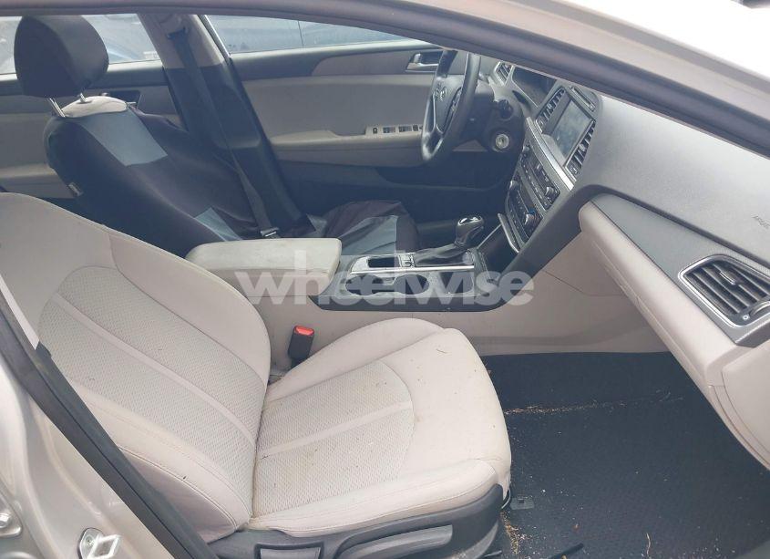 Photo 5 of 2016 Hyundai Sonata SE (VIN 5NPE24AFXGH305416)