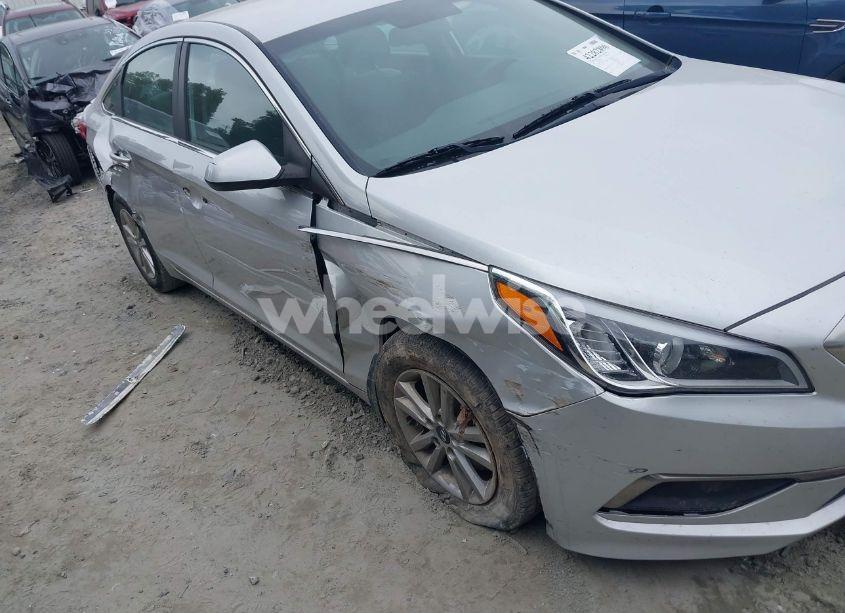 Photo 6 of 2016 Hyundai Sonata SE (VIN 5NPE24AFXGH305416)