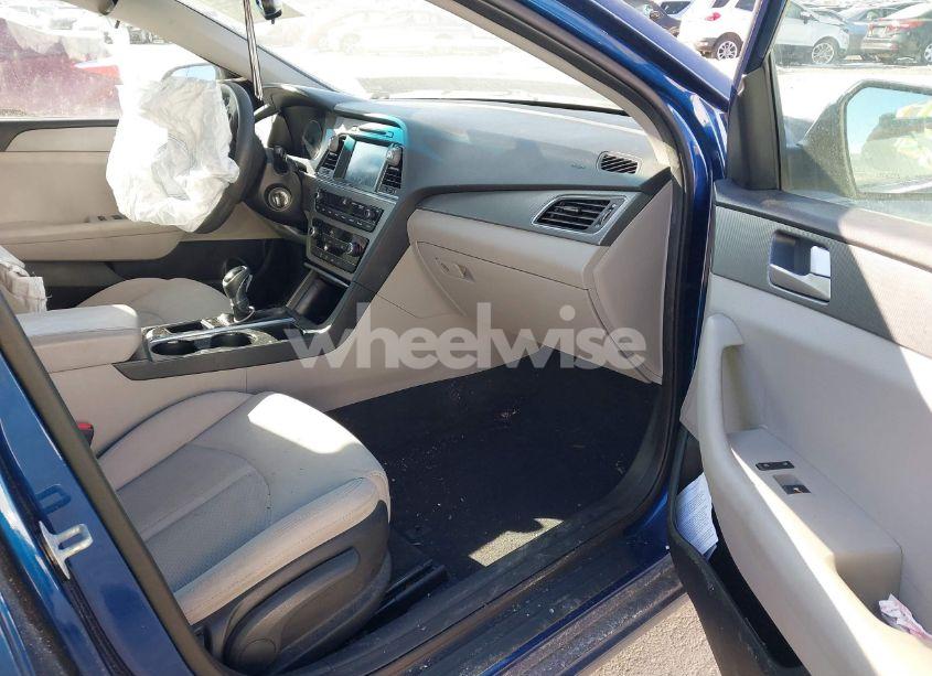 Photo 5 of 2016 Hyundai Sonata SE (VIN 5NPE24AFXGH309479)