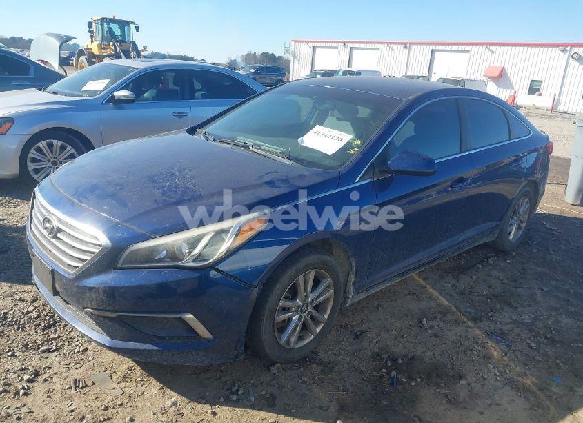 Photo 2 of 2016 Hyundai Sonata SE (VIN 5NPE24AFXGH316058)